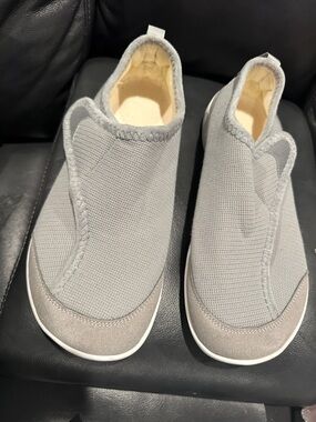 Slip-On Women's Knit Sneakers in Gray